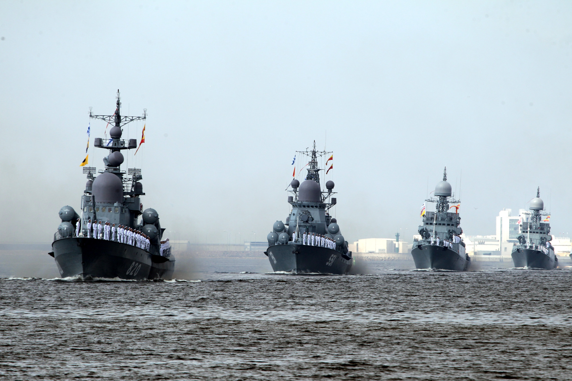 Мощь флота. Балтийский флот Кронштадт. Военный парад Кронштадт ВМФ.