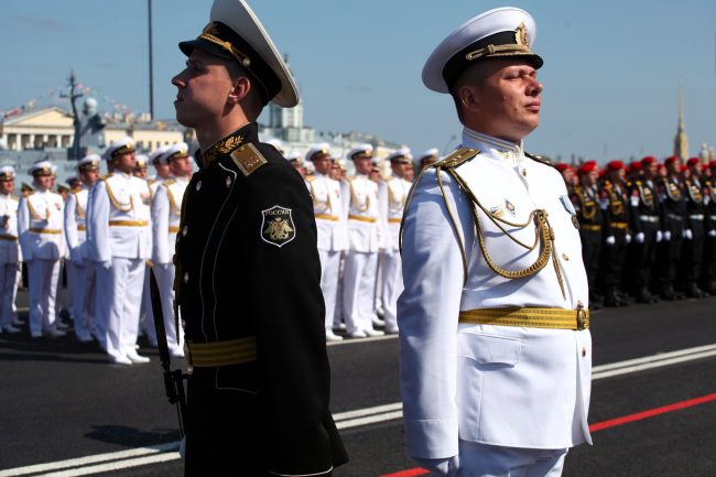 военные день ВМФ репетиция моряки офицеры