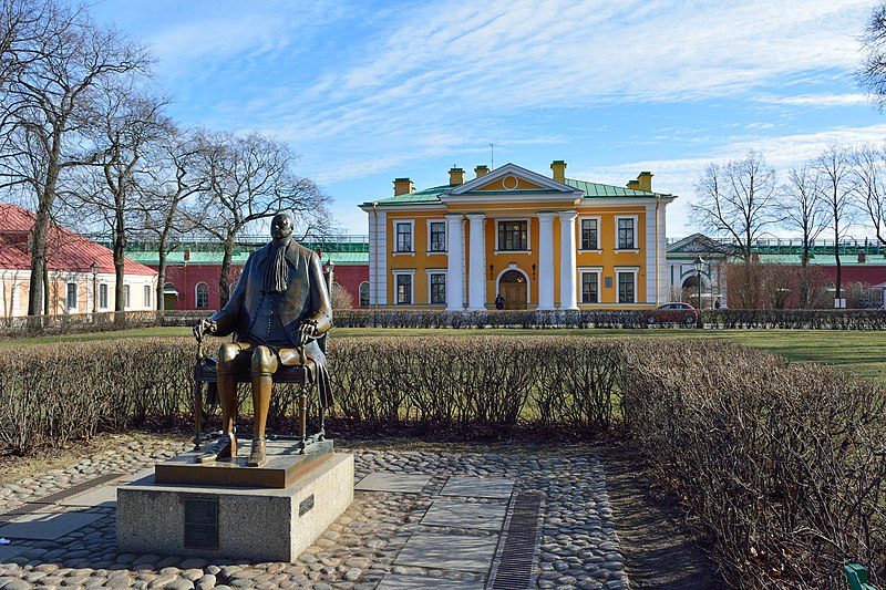 Памятникпетру I великому в петропавловской крепости