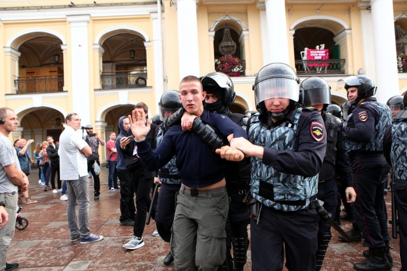 полиция омон задержание пикеты оппозиция выборы