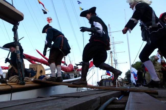 ораниенбаумский морской фестиваль пираты абордаж
