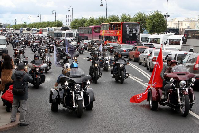 байкеры мотоциклисты фестиваль Harley Days