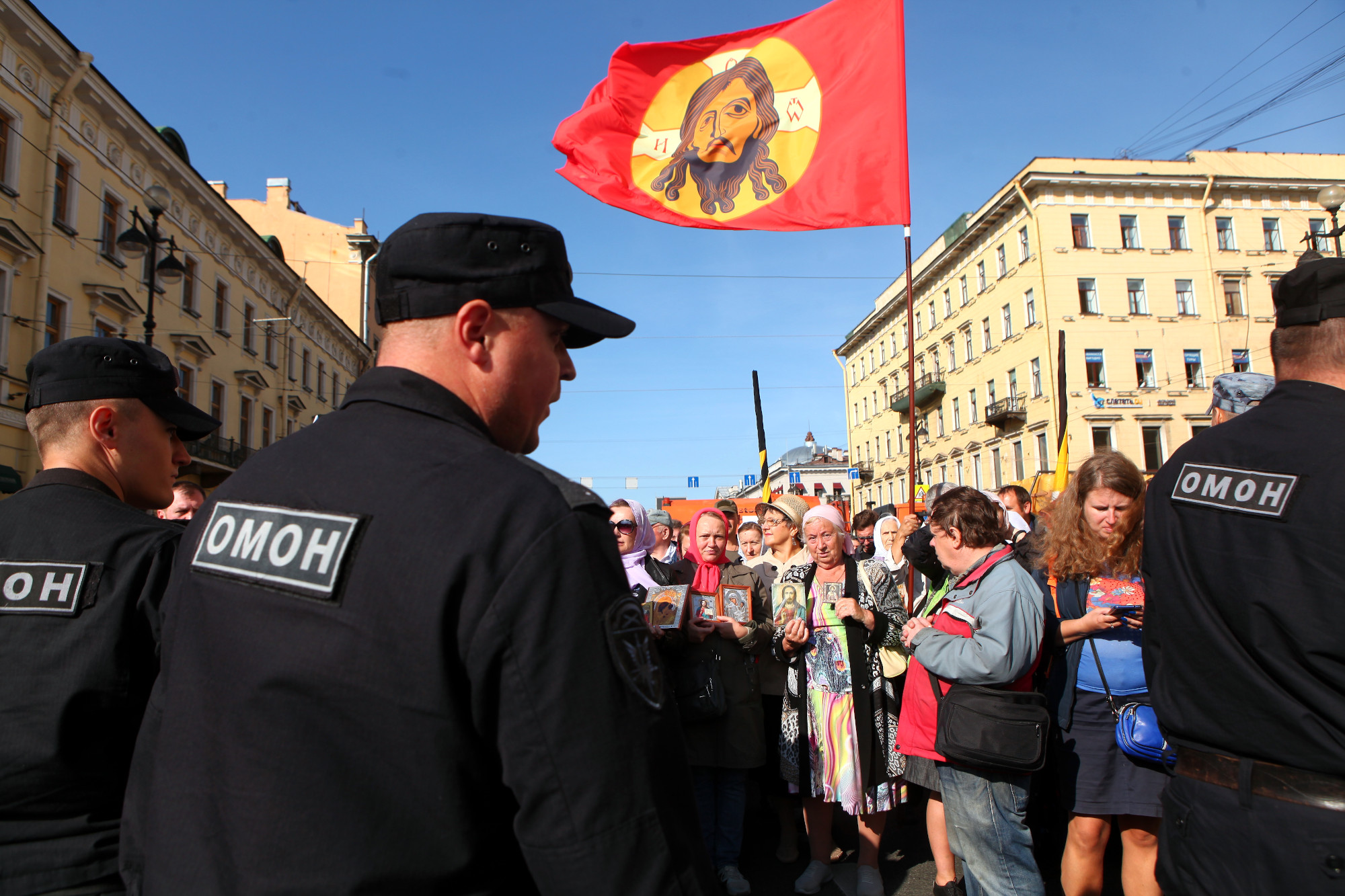 Питер Невский проспект крестный ход