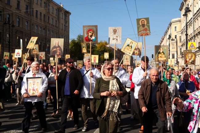 крестный ход день перенесения мощей александра невского религия православие