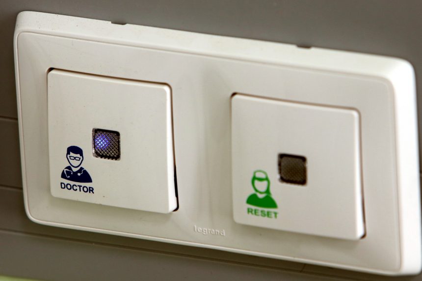 геронтологическое отделение поликлиники 100 Невский район медицина здоровье тревожная кнопка