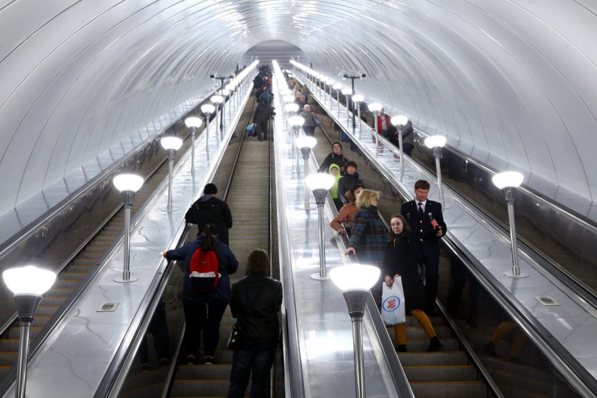 станция метро Проспект Славы Фрунзенский радиус эскалатор