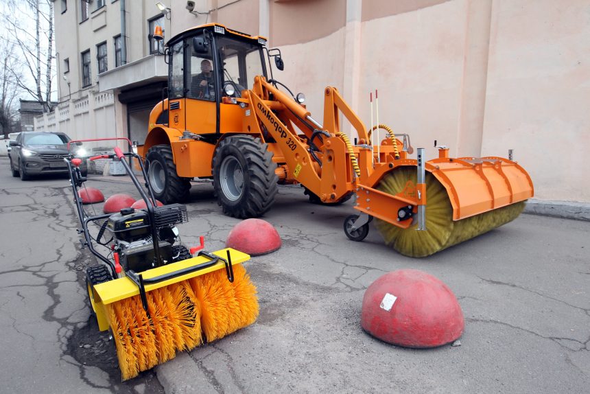 трактор уборочная техника зимняя уборка
