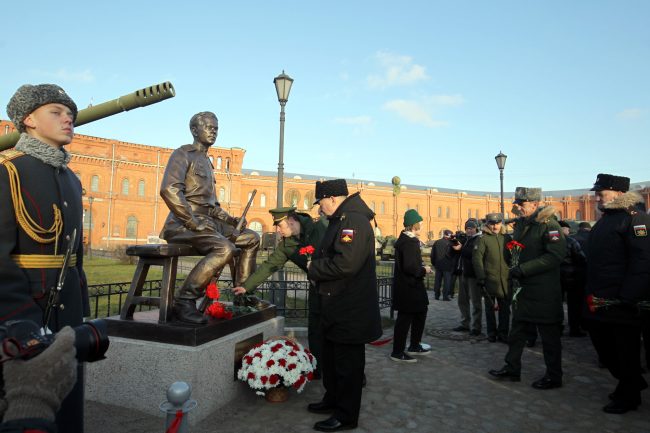 открытие памятника Михаилу Калашникову