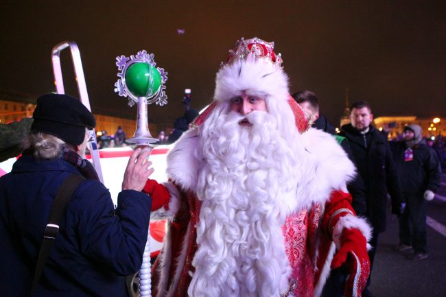 забег Дедов Морозов новогодние праздники новый год