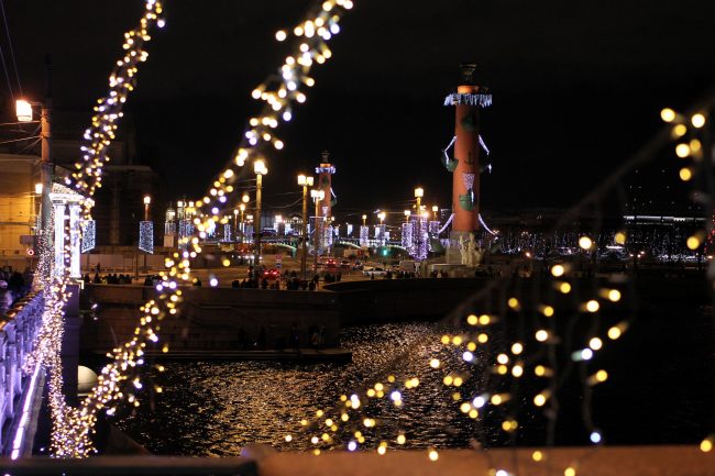 новый год новогодняя ночь украшения иллюминация Ростральные колонны