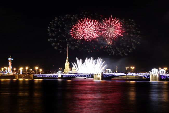 новый год новогодняя ночь фейерверк дворцовый мост