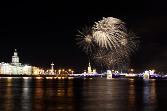новый год новогодняя ночь фейерверк дворцовый мост