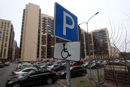 Мурино новостройки жилые дома парковки стоянка автомобили инвалиды