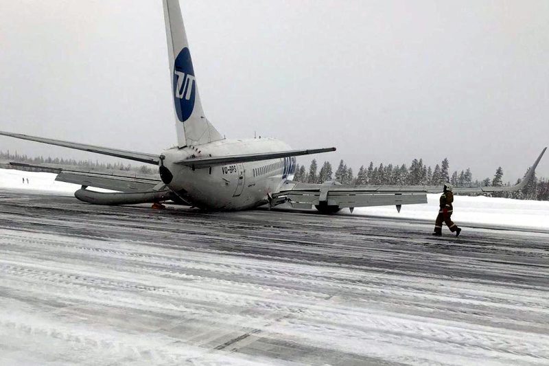 жёсткая посадка самолёт Boeing 737 Коми Усинск