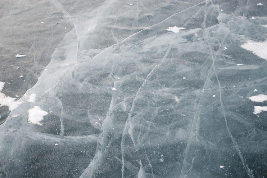 лёд озеро замёрзшая вода