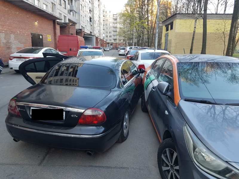 автомобиль ягуар, задержанный пьяный водитель