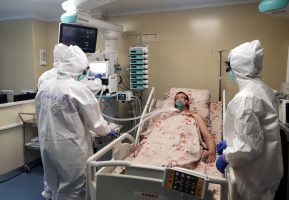 Николаевская больница в Петергофе начала приём больных с COVID-19
