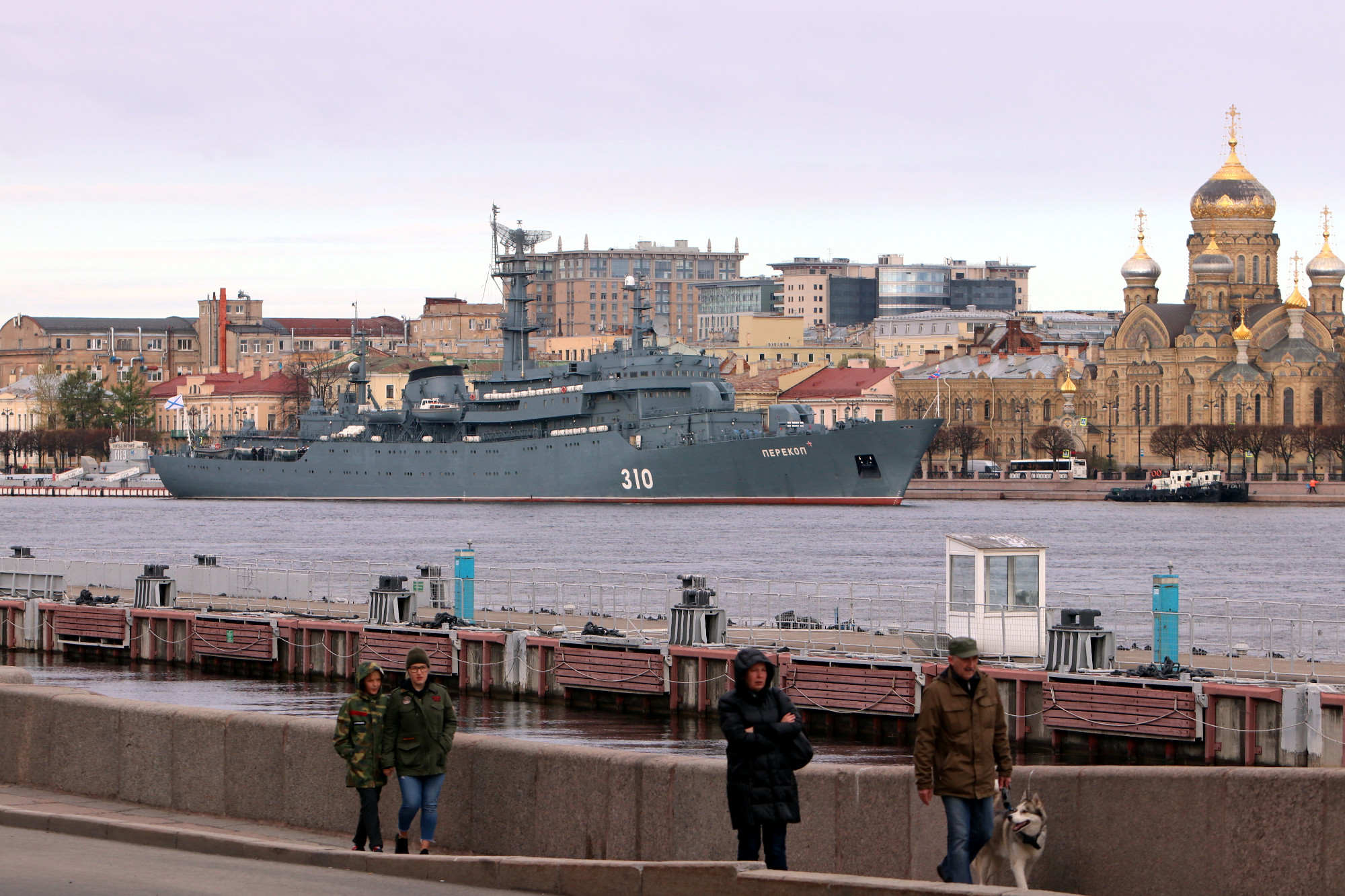 военный корабль, учебный корабль Перекоп, Нева, Английская набережная