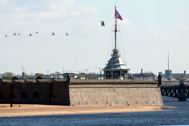 День Победы, 9 мая, Петропавловская крепость, авиация, вертолёты