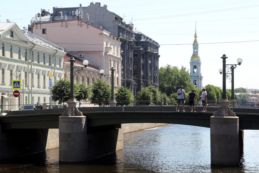 Торговый мост, Крюков канал