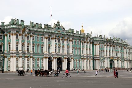 Эрмитаж, Зимний дворец, Дворцовая площадь