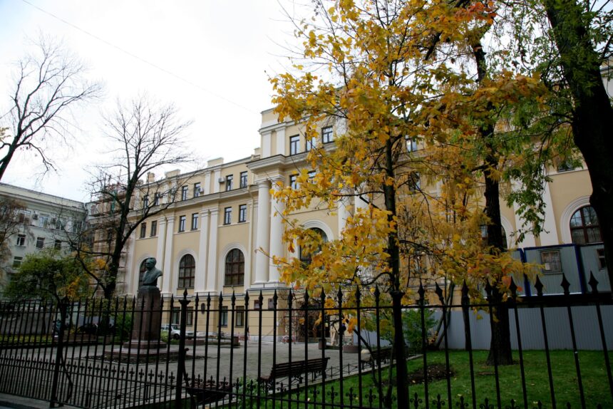 Александринская женская больница