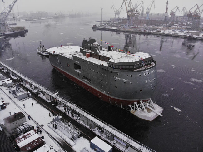 полярные исследования, судостроение, спуск на воду платформы "Северный полюс"
