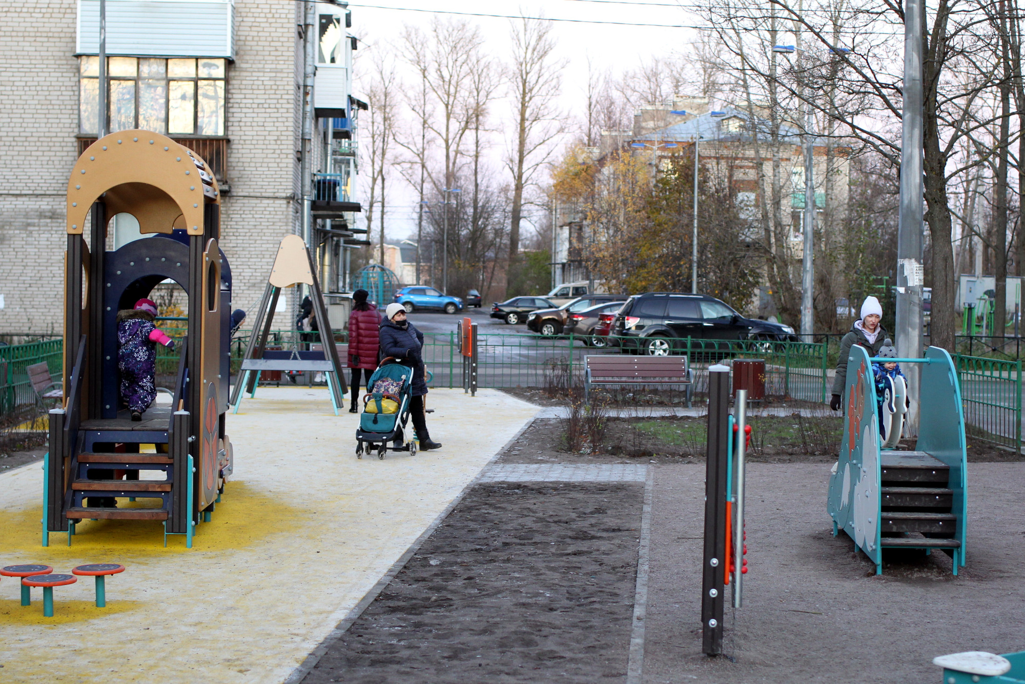 детская площадка, Парголово, улица Первого Мая 93