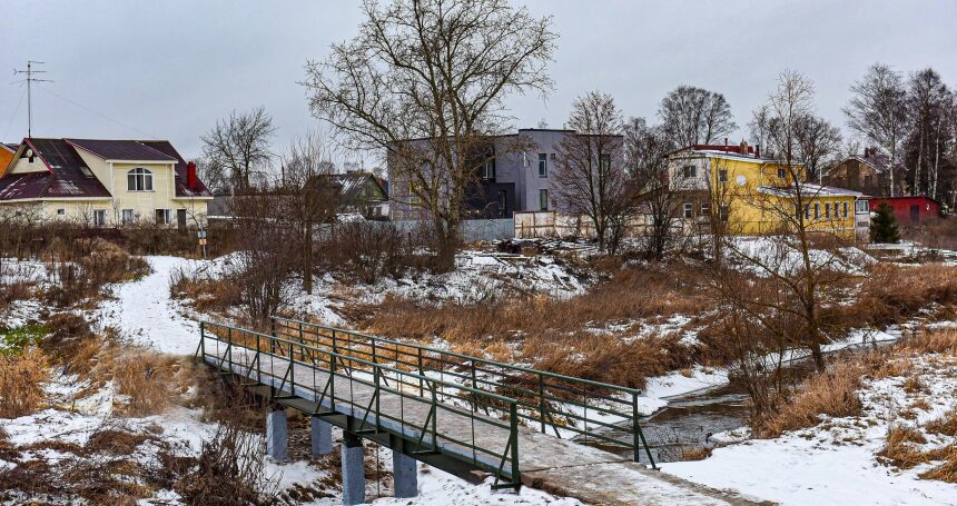 пешеходный мост через реку Дудергофку