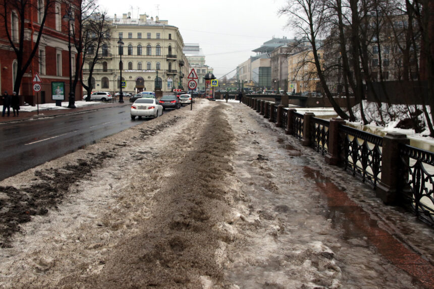 слякоть, снег, грязь, зимняя уборка, уборка снега, набережная Крюкова канала