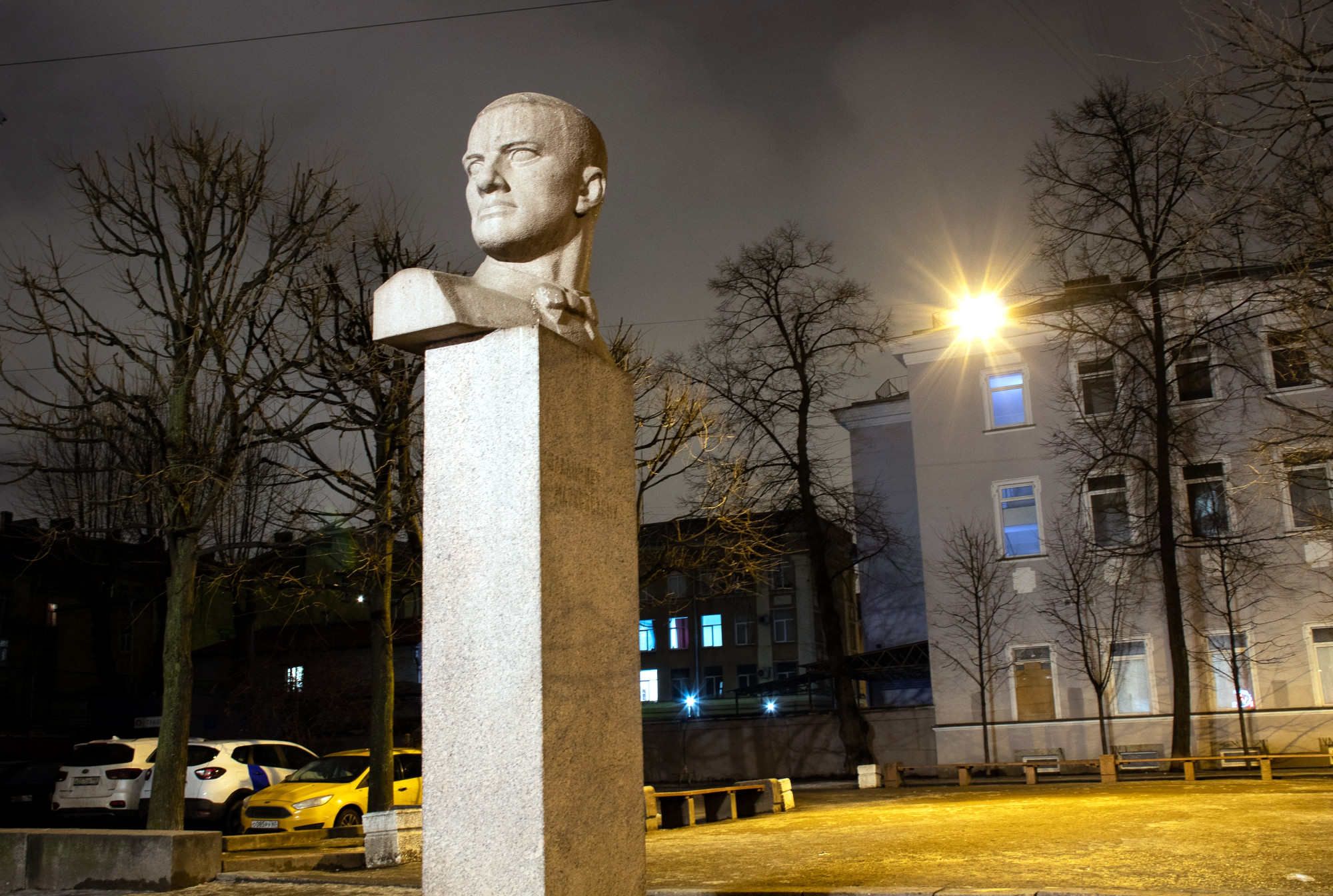 памятник Владимиру Маяковскому