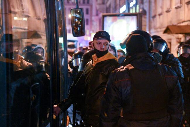 акция протеста, задержание, политический протест, сторонники Навального, полиция