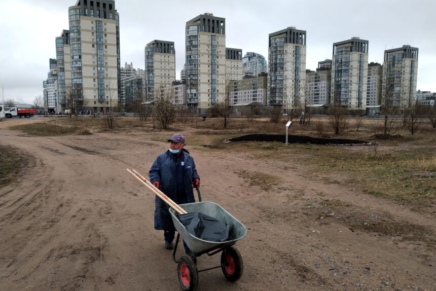 субботник, набережная Смоленки, уборка, благоустройство, дворник