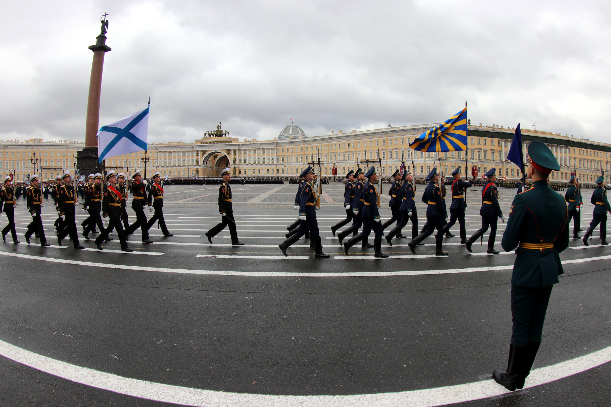 Генеральная репетиция парада. Репетиция парада Победы. Утренний парад 9 мая. Военный парад 9 мая на Дворцовой площади. Парад 9 мая Петербург.