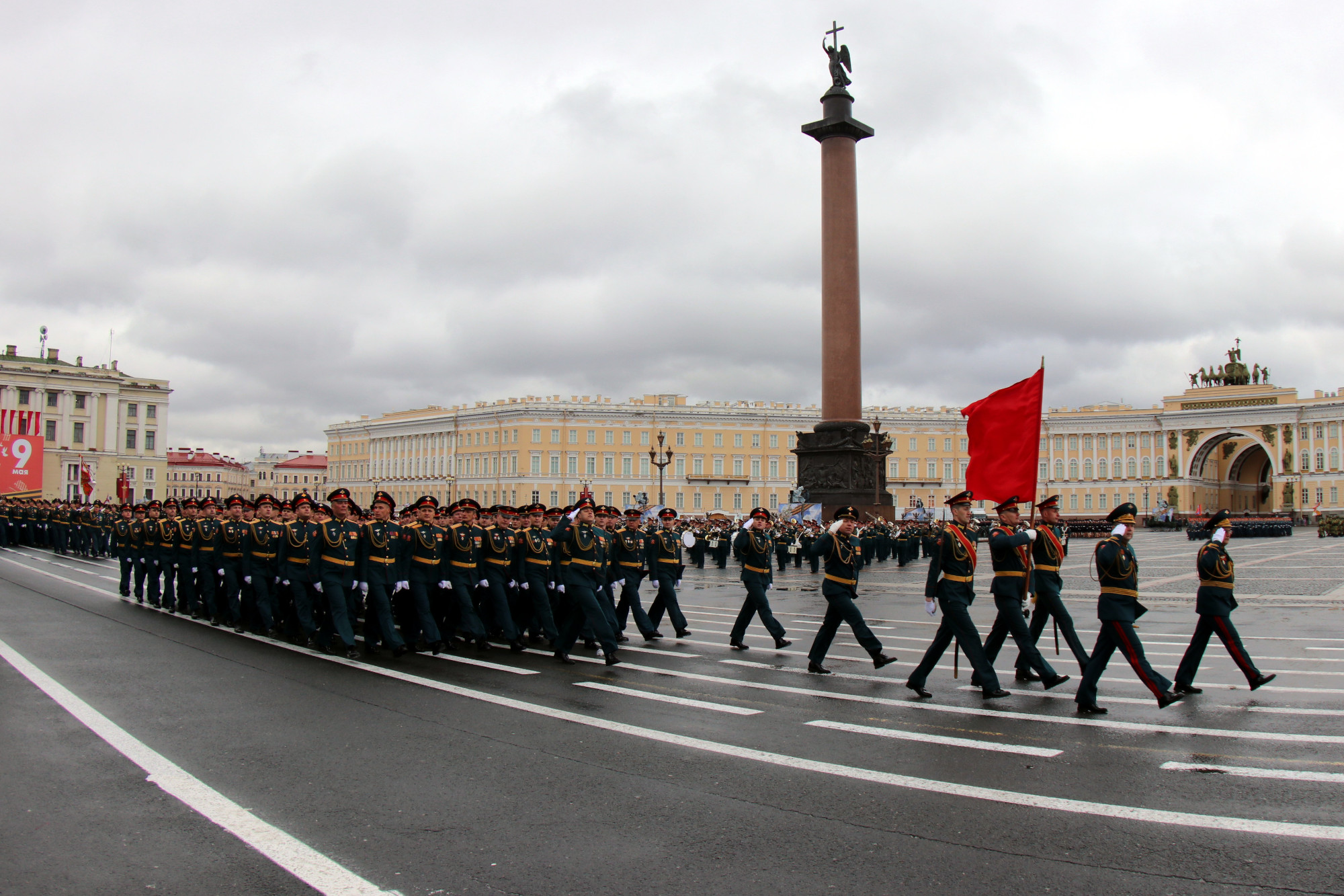 Парад на Дворцовой площади 9 мая