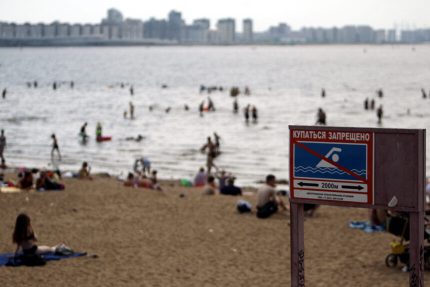Пляжи Петербурга открывают купальный сезон