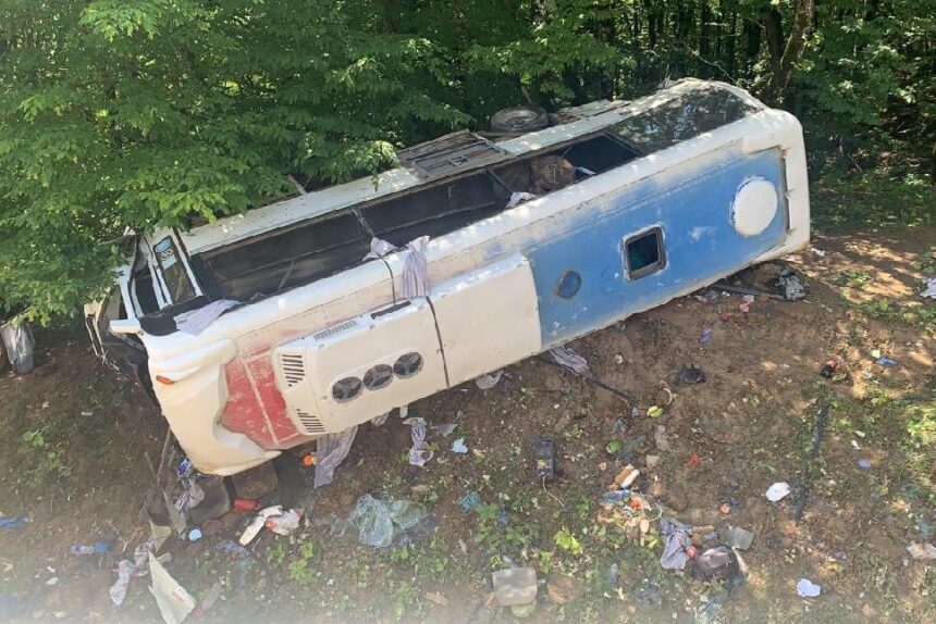 автобус в кювете Краснодарский край