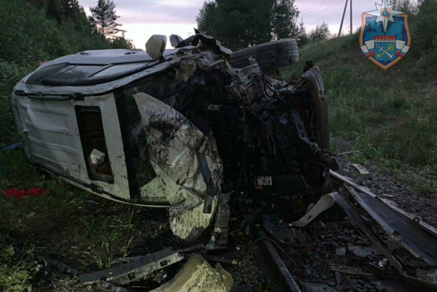 дтп, падение автомобиля на железнодорожные пути
