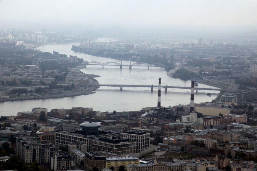 Нева, вид с воздуха, мост александра невского, Финляндский железнодорожный мост, Невская ратуша