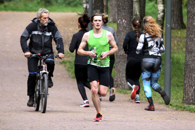 суточный забег в парке Сосновка, эстафета, бег, лёгкая атлетика, Павел Алтышов