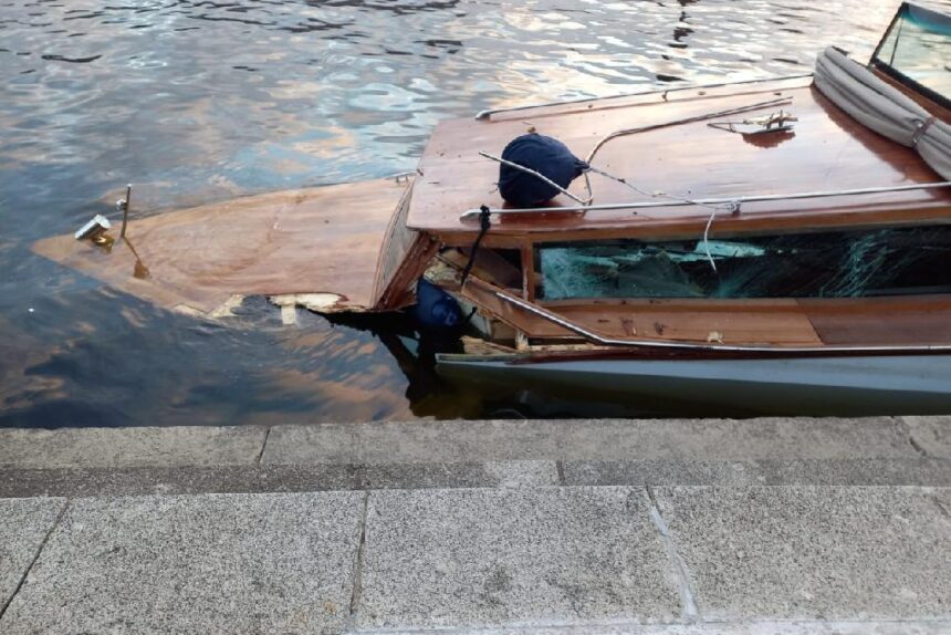 затонувшее прогулочное судно, катер, происшествия на водном транспорте