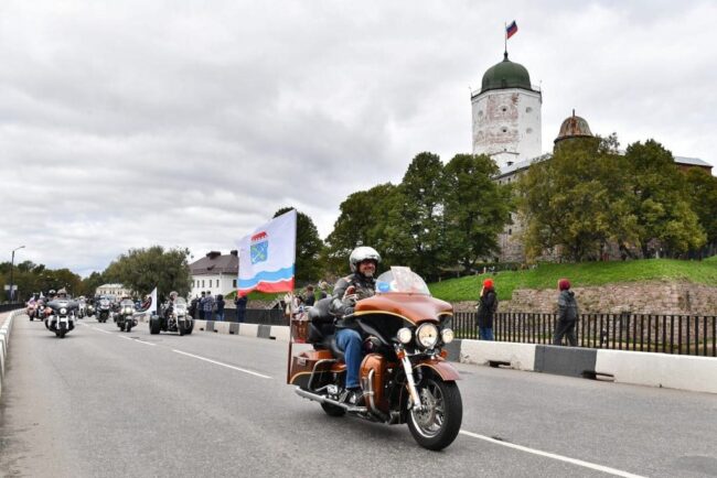 мотофестиваль Baltic Rally, мотоциклисты, мотопробег, байкеры, Выборгский замок