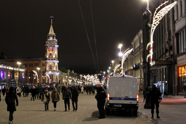 новый год, новогодние гуляния, полиция, росгвардия, Невский проспект, Думская башня