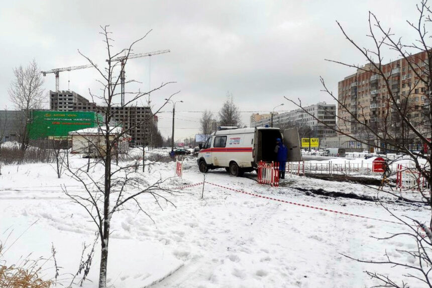 теплосеть, ремонт теплотрассы, ремонт трубопровода, проспект Большевиков
