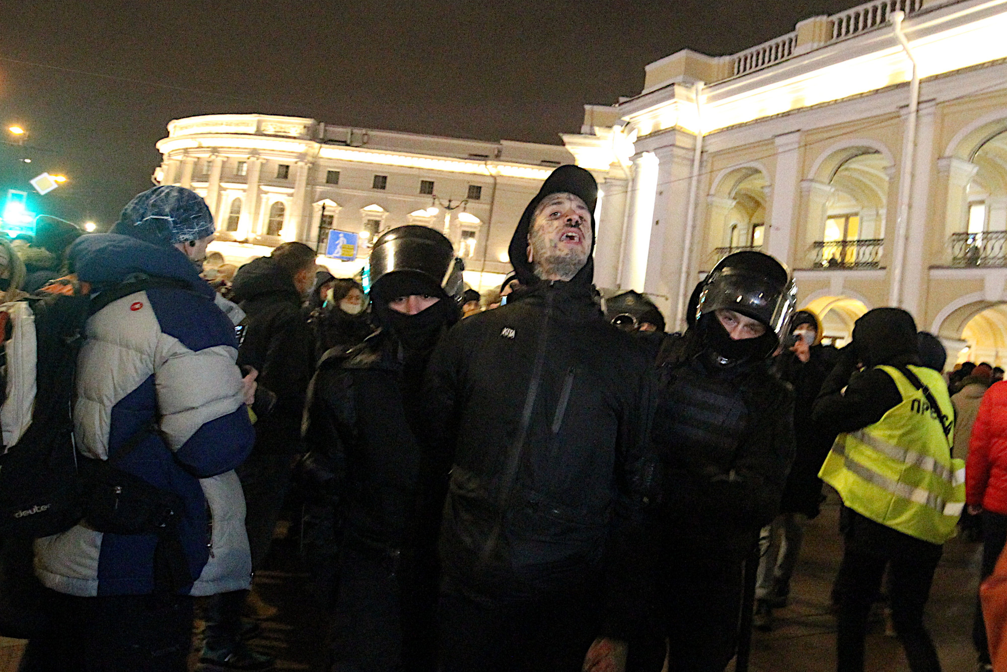 Украина последние новости на сегодня 25.02 2024. Протесты в Питере. Протесты на Невском. Протесты в Украине. Вооруженные протесты.