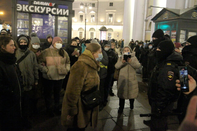 акция протеста против военной операции на Украине, полиция