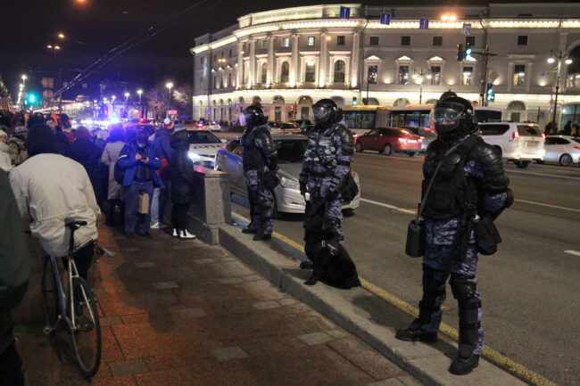 акция протеста против военной операции на Украине, полиция, омон