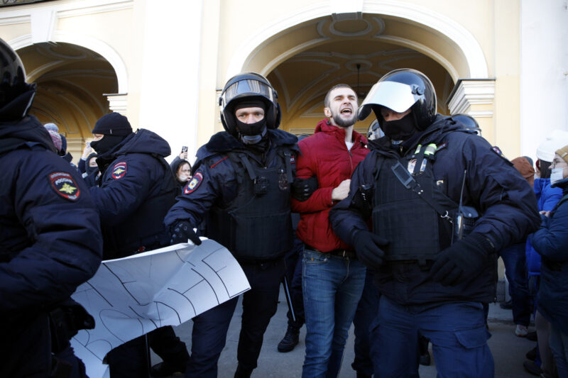 митинг против военной спецоперации на Украине, протест, задержания, полиция, ОМОН