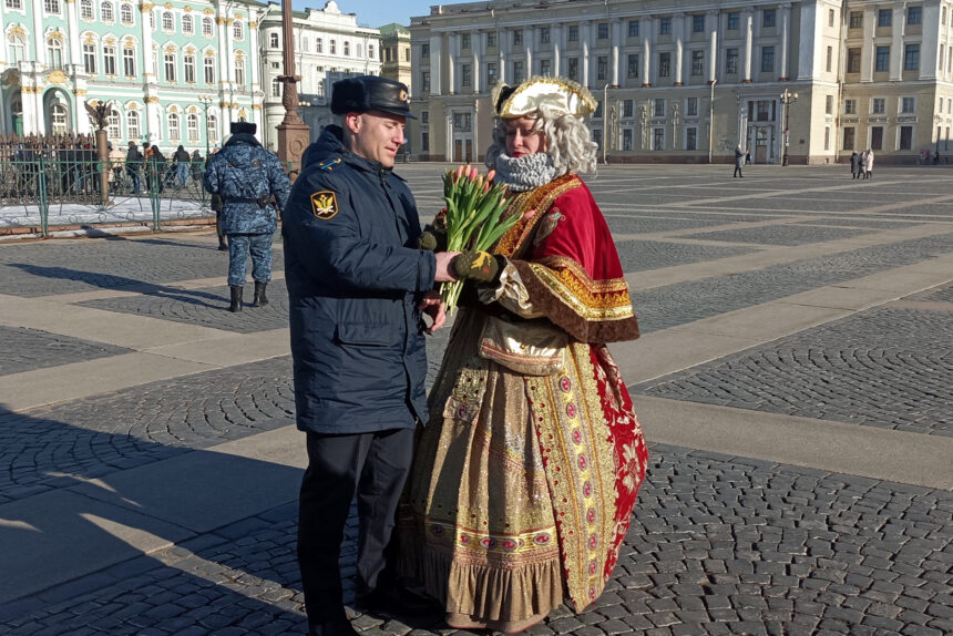 8 марта, цветы, подарок, судебный пристав, императрица