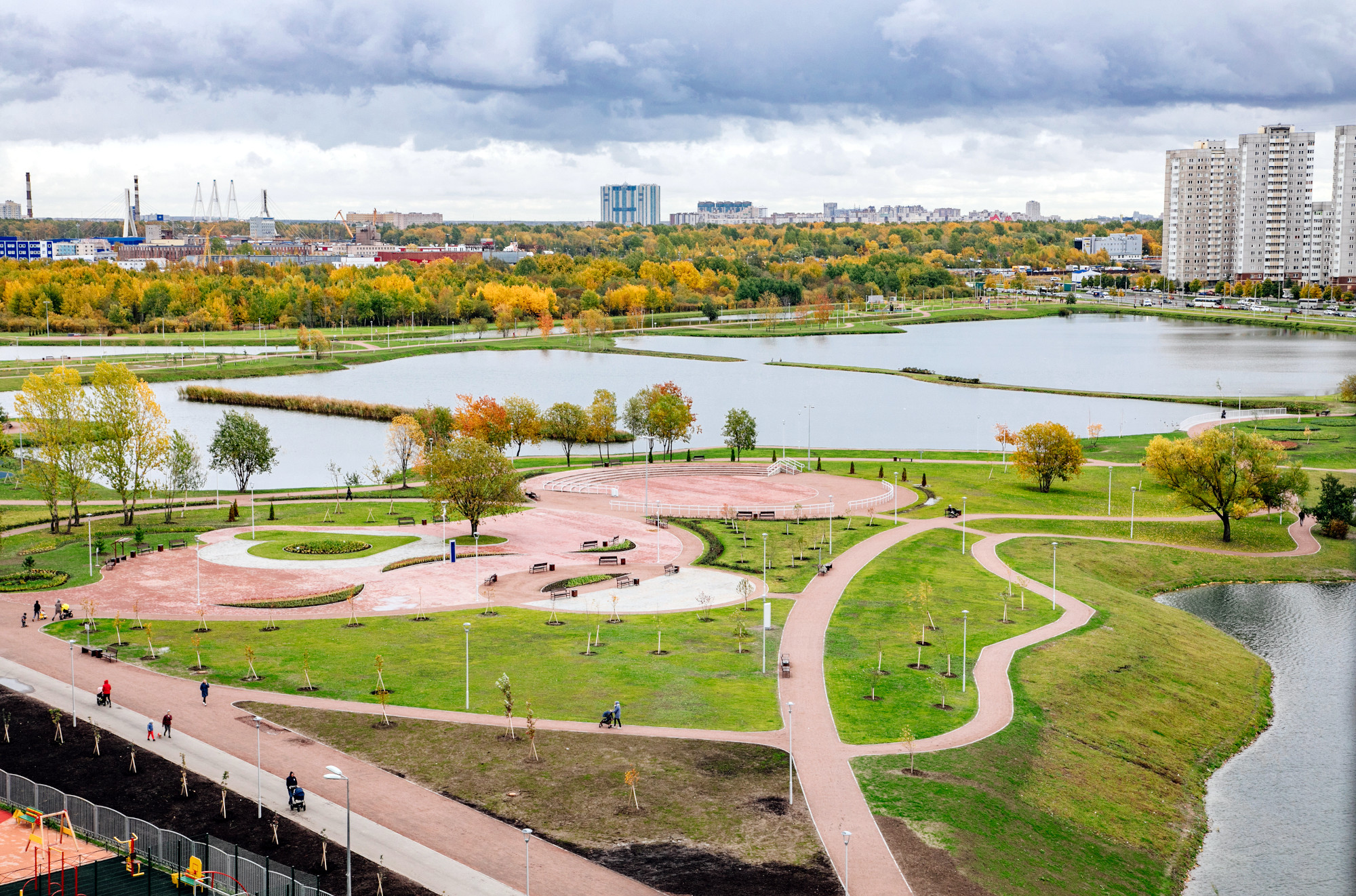 Благоустройство санкт петербург. Парк героев пожарных в Санкт-Петербурге. Парк героев-пожарных во Фрунзенском. Купчино парк героев пожарных. Парк Пожарников СПБ.